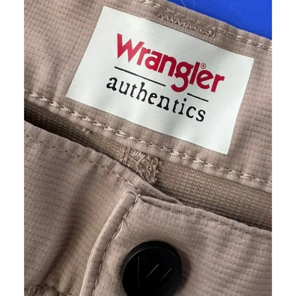 Wrangler Mens Size 40 Khaki Shorts 100% Polyester